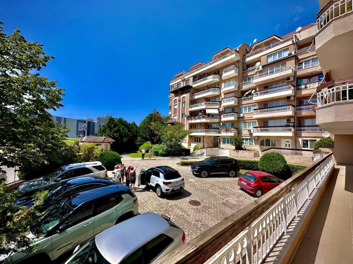 Sea Breeze Apartment Varna Buitenkant foto